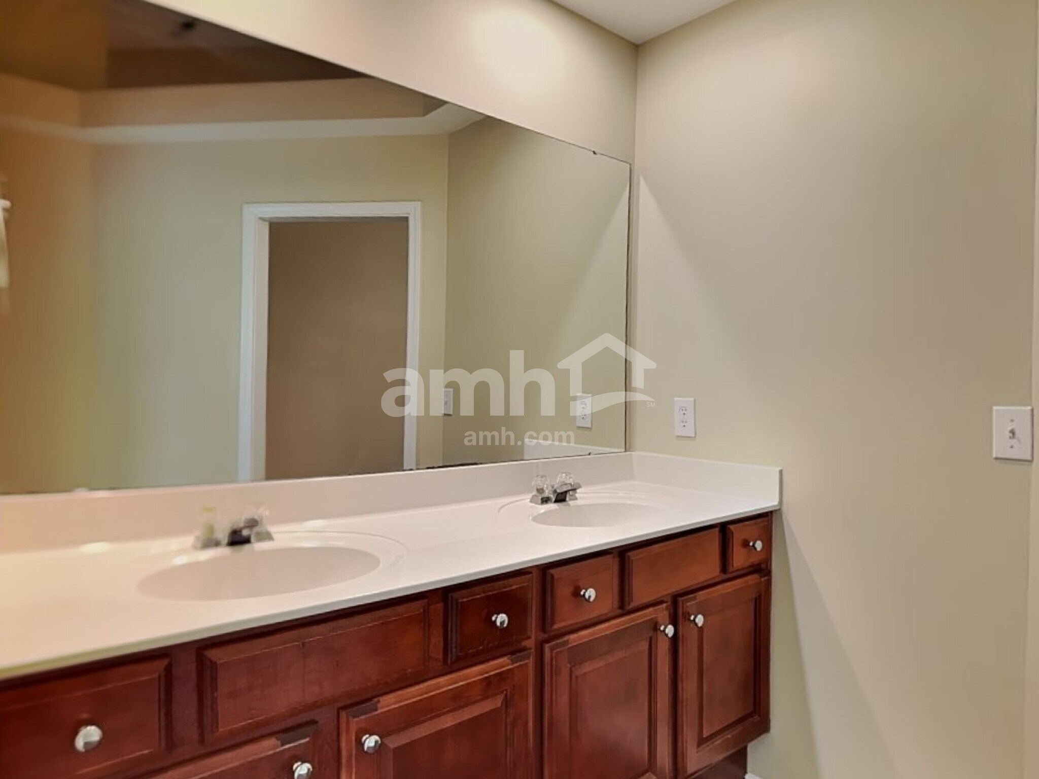 Building Photo - 3324 Forest Mill Cir