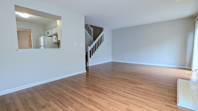 Building Photo - 310 W Happfield Dr