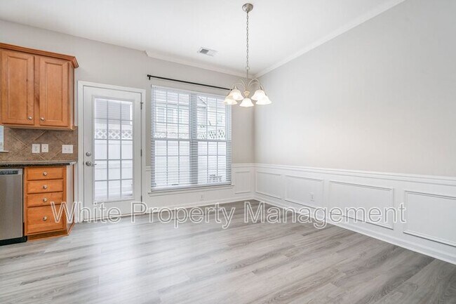 Building Photo - 822 Granby Dr