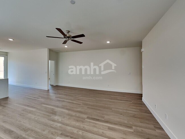 Building Photo - 505 Silverbell Fls Pl