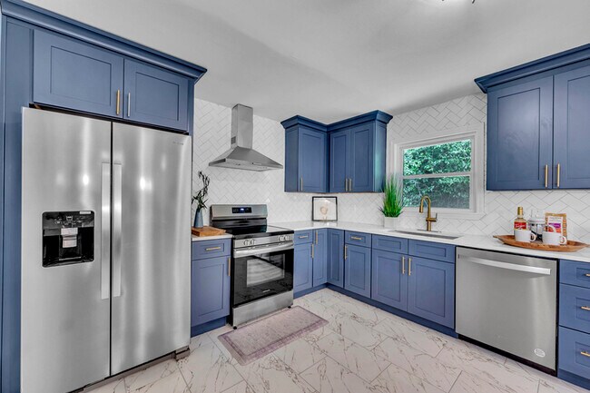 Building Photo - 917 S Forrest Dr