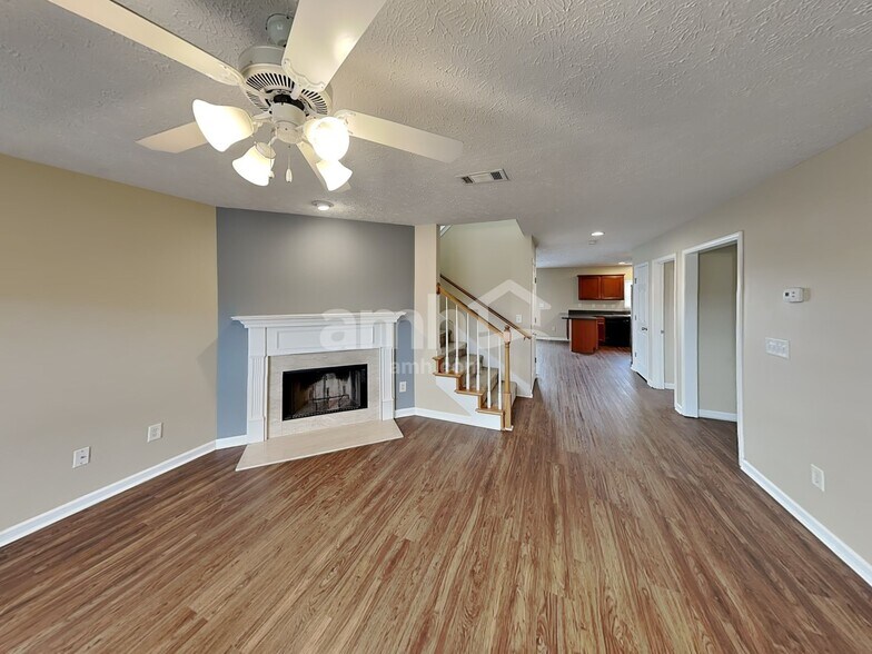 Building Photo - 2008 Red Jacket Ter