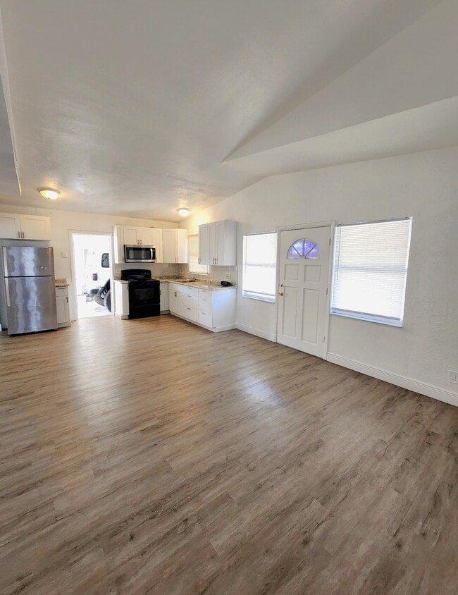 Building Photo - 1327 Eugene Black St