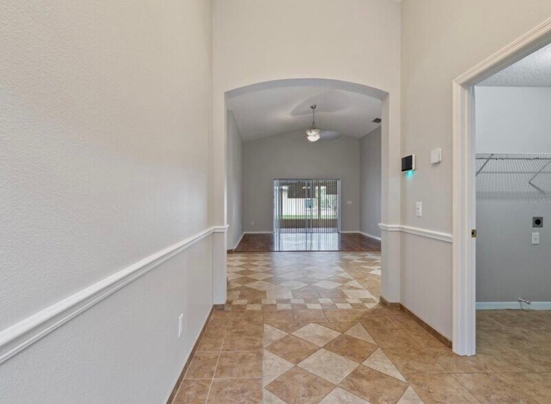 Building Photo - 5725 Hawklake Rd