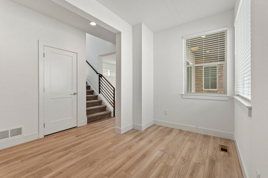 Building Photo - 6106 Netherland Ct