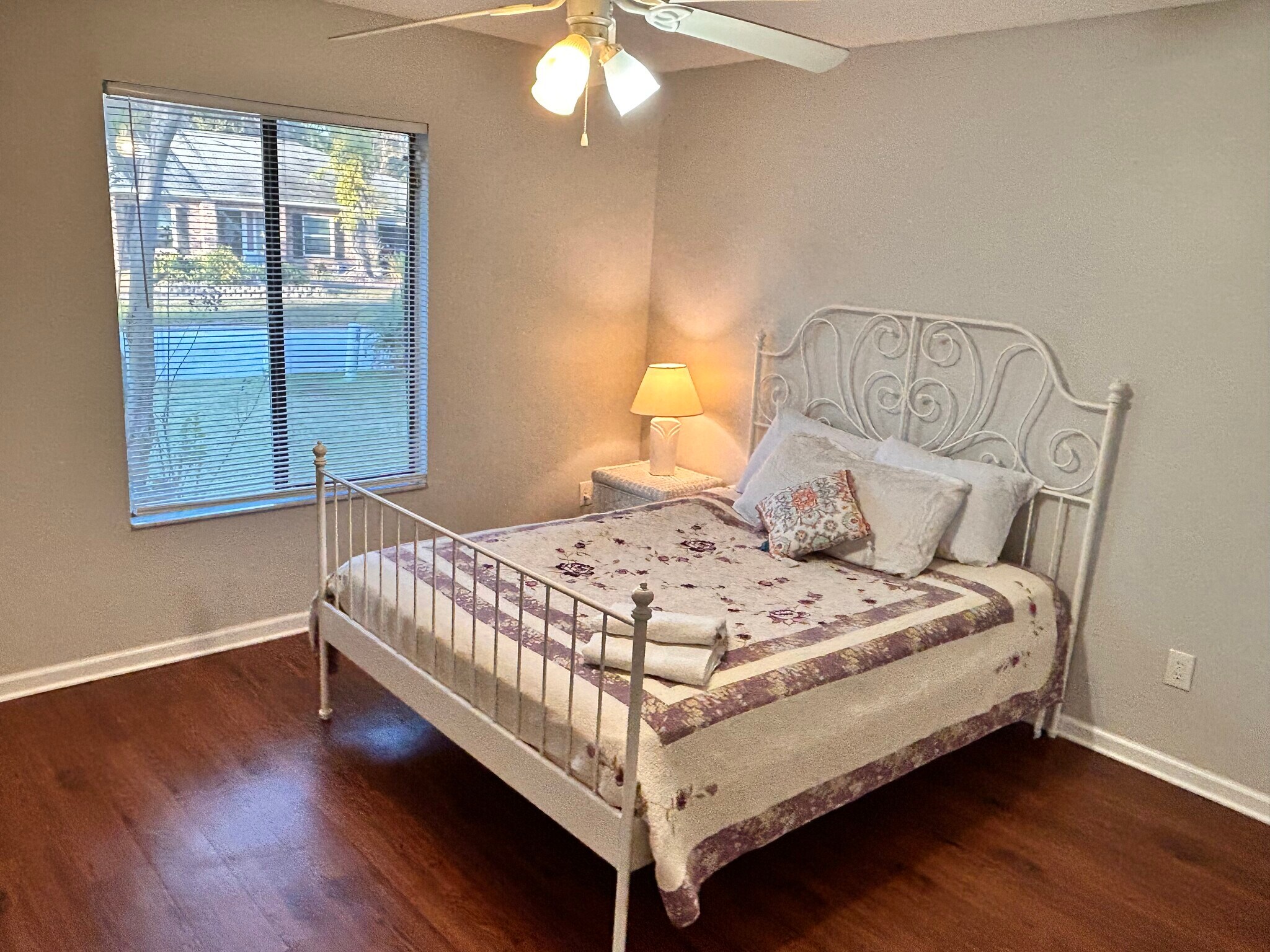 Building Photo - 4294 Tanglewilde Dr S