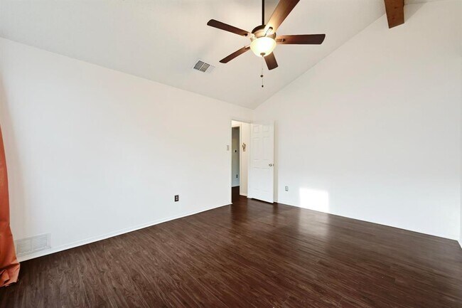 Building Photo - 7811 Finch Trail