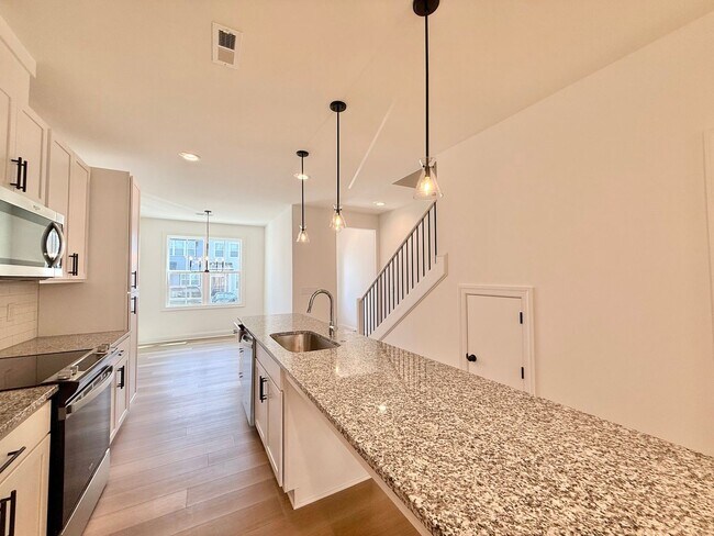 Building Photo - 4821 Gossamer Ln