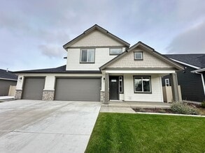 Building Photo - Cda Home Located In The Trails