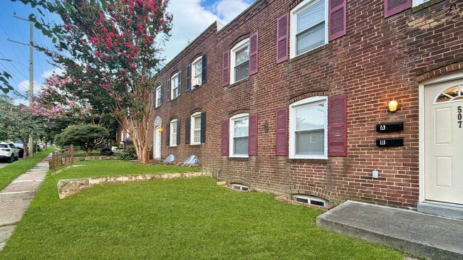 Building Photo - 507 Arsan Ave