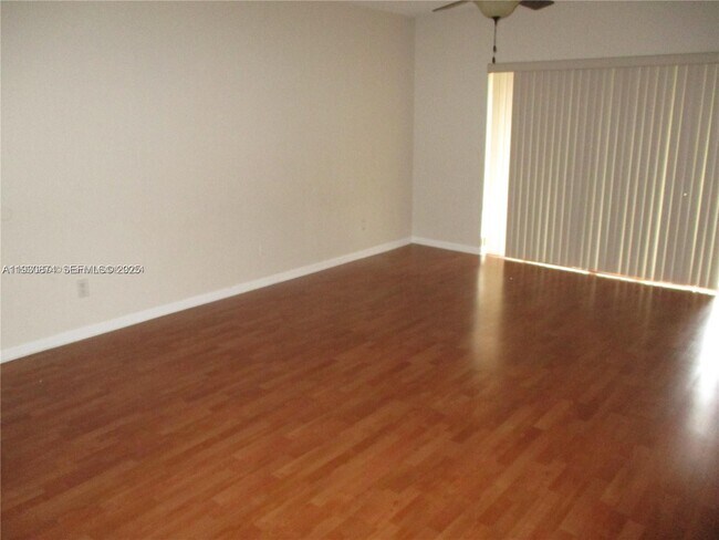 Building Photo - 13726 SW 90th Ave