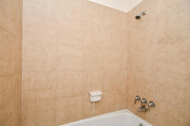 Building Photo - 9021 Gaylord Dr