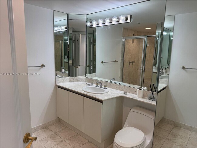 Building Photo - 2600 Island Blvd