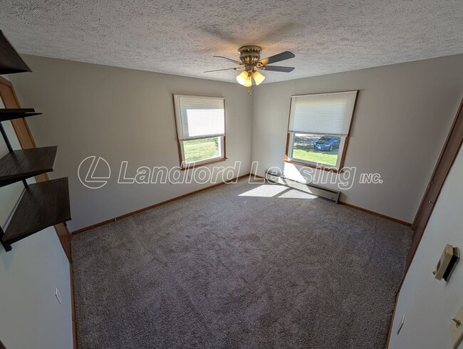 Building Photo - Spacious 4-Bedroom Home with Scenic Views ...