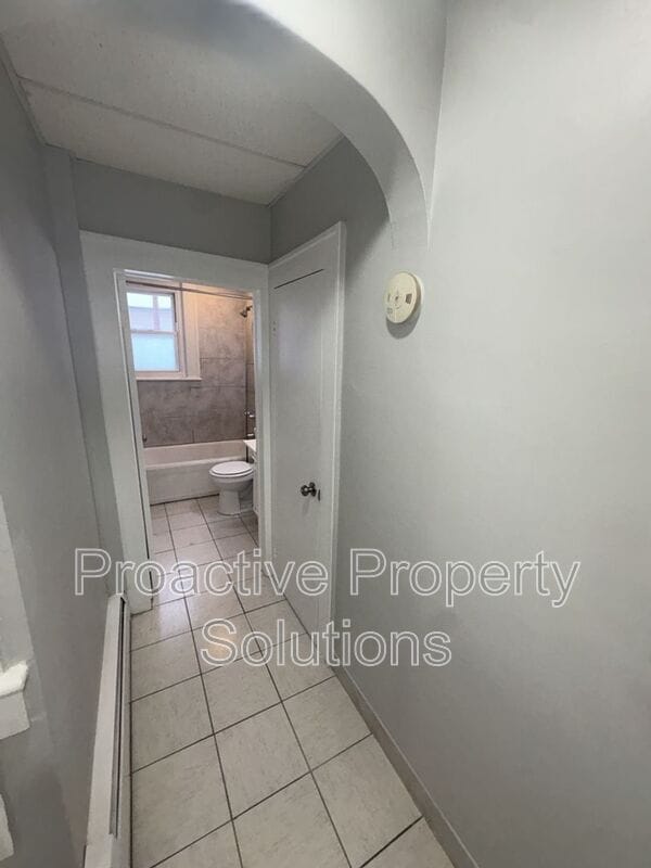 Building Photo - 534 Cherry St