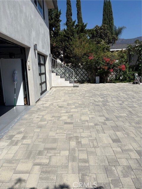 Building Photo - 1221 Irving Ave