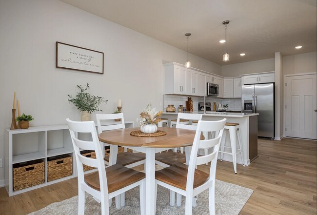 Building Photo - 11704 S 125th St