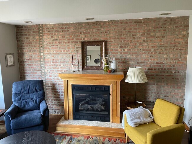 Building Photo - 2755 W Logan Blvd