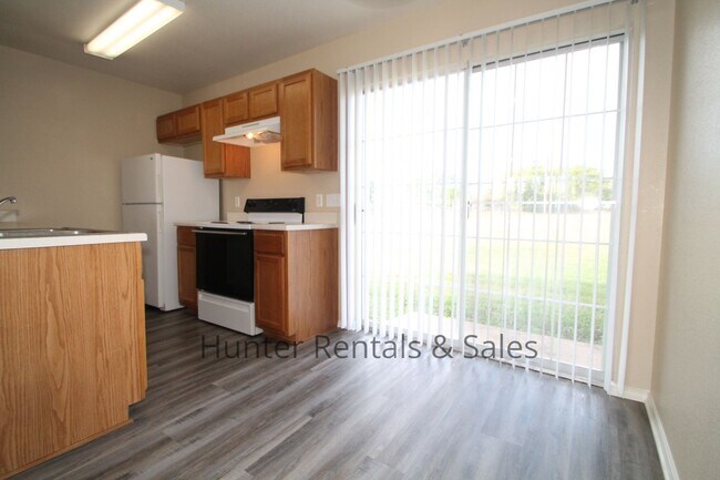 Building Photo - Charming Killeen Towhhouse