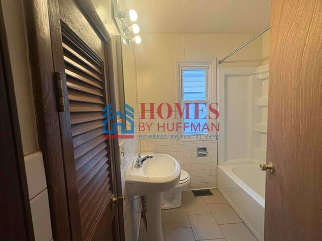 Building Photo - Two Bedroom House | Ready to Rent