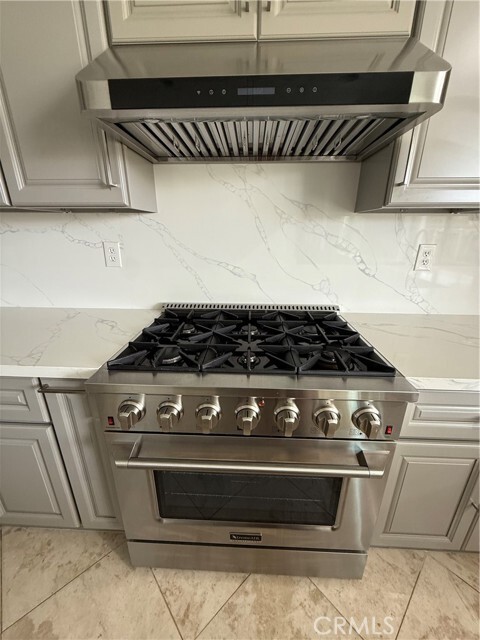 Building Photo - 1202 Summerview Ln