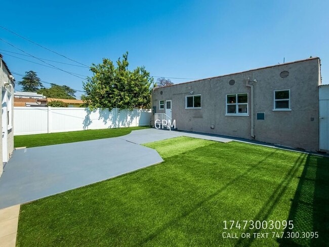 Building Photo - 723 W Doran St