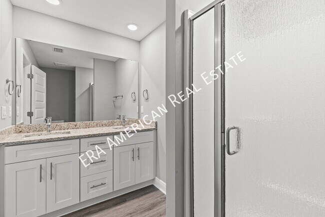 Building Photo - 404 Walters Cir