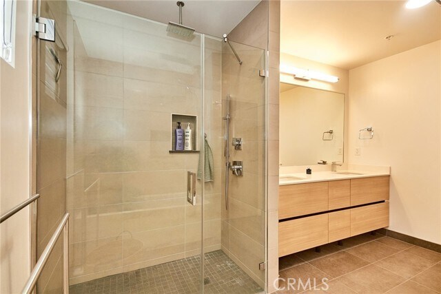 Building Photo - 820 S Wilton Pl