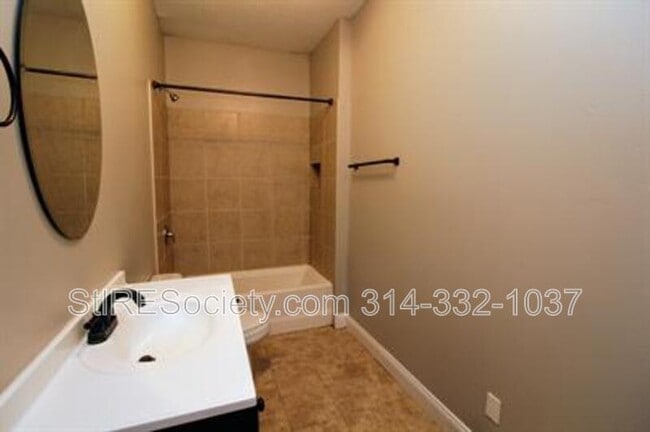 Building Photo - 3618-3620 Hartford St