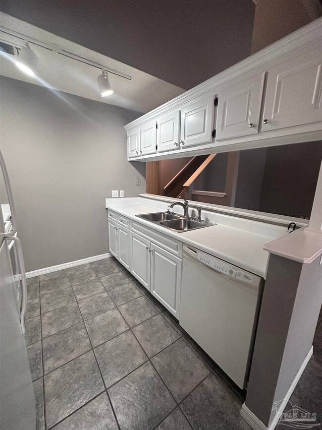 Building Photo - 3180 Birdseye Cir