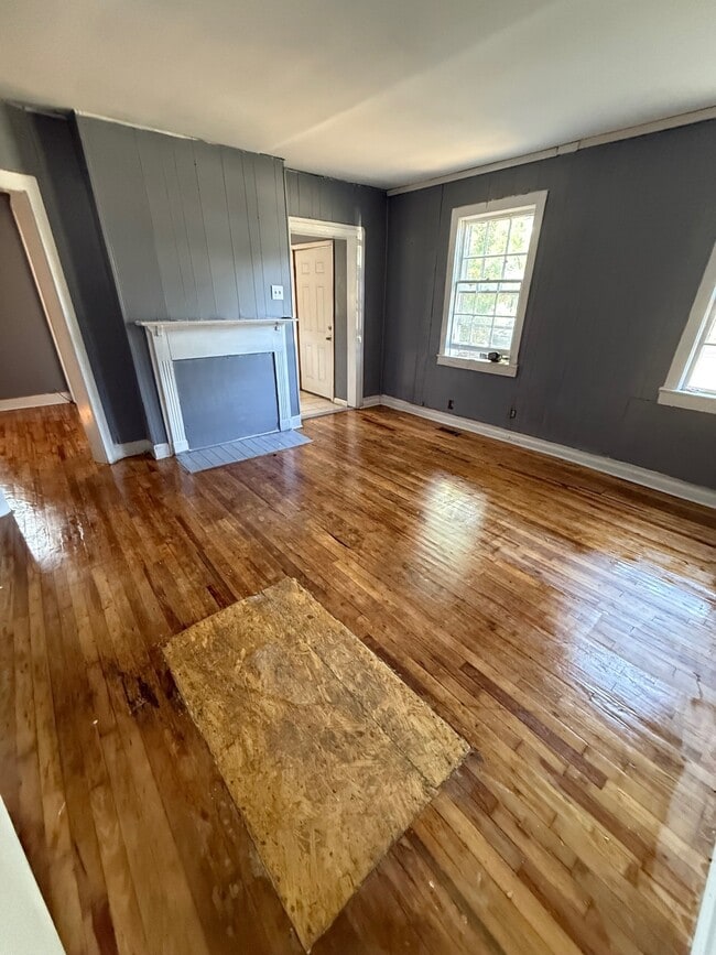 Building Photo - 2028 Lee Terrace SW