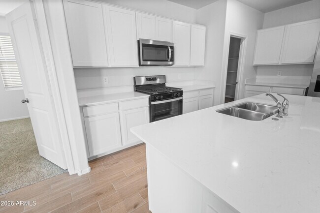 Building Photo - 18351 W Hackamore Dr