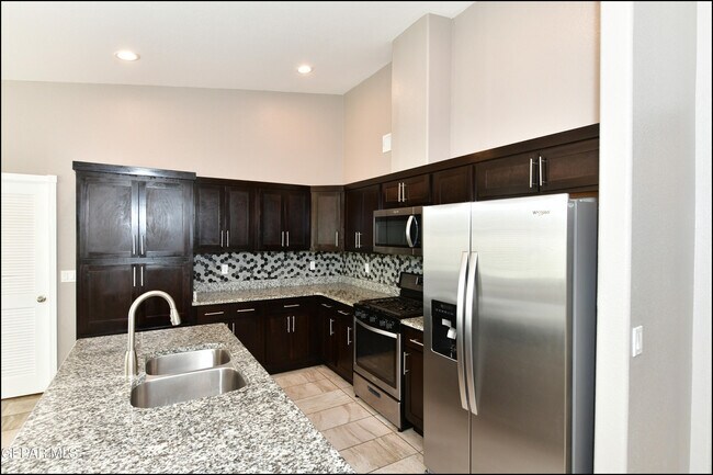 Building Photo - 14901 Tierra Isaiah Ave