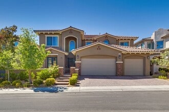 Building Photo - Stunning Summerlin Rental on Private Cul-d...