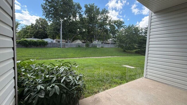 Building Photo - 6235 Holdrege-D5