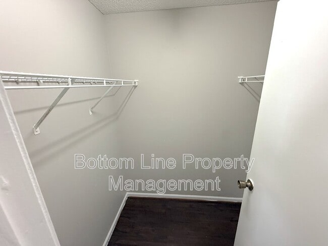 Building Photo - 11822 Stewarts Crossing Dr