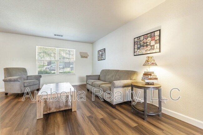 Building Photo - 9810 Moffitt Dr