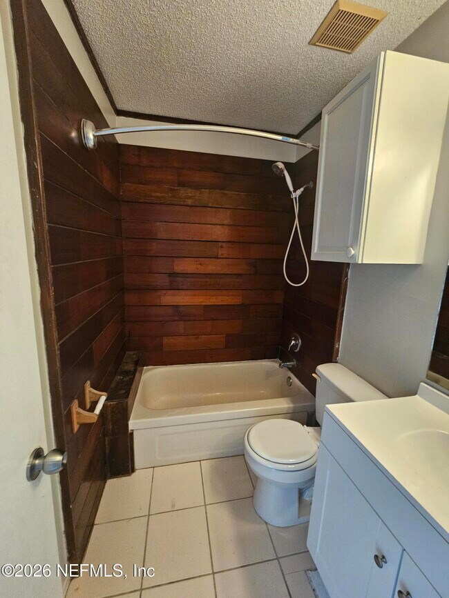 Building Photo - 2200 Marsh Point Rd