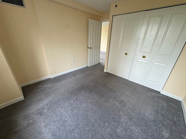 Building Photo - 8 Museum Way