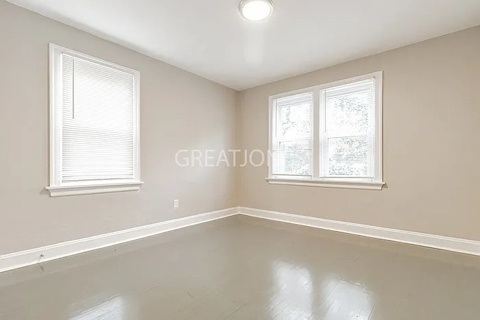 Building Photo - 113 Powell Ave