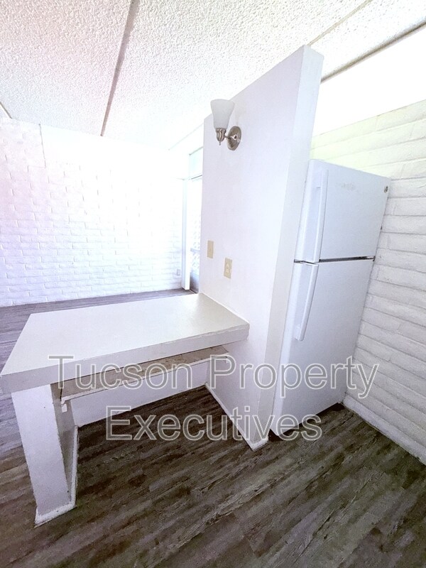 Building Photo - 20 N Leonora Ave
