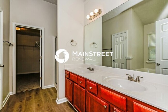Building Photo - 4 Bedroom Pet-Friendly Home in Ellenwood, GA with Main Street Renewal