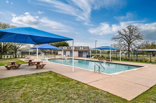 Building Photo - 104 Brentwood Dr