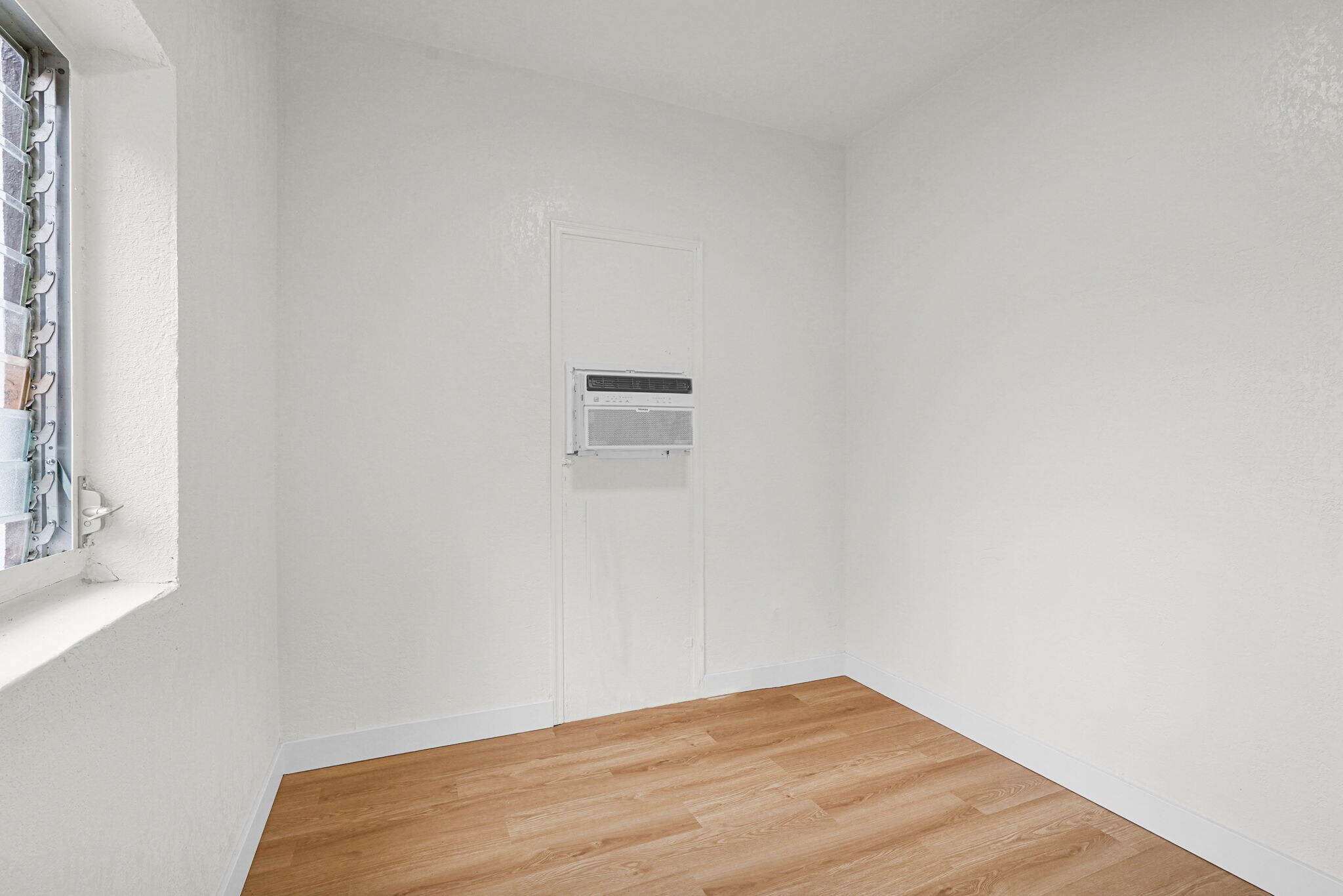 Building Photo - 751 NE 122nd St