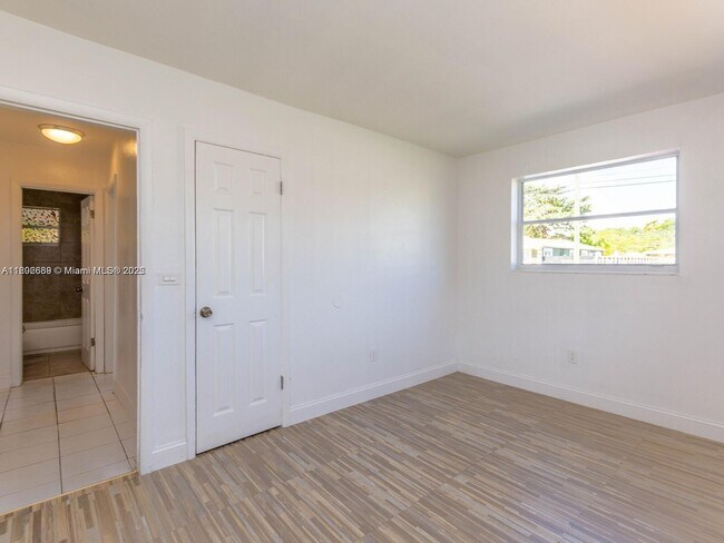 Building Photo - 1342 NE 110th Terrace
