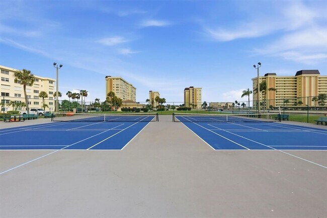 Building Photo - 4775 Cove Cir