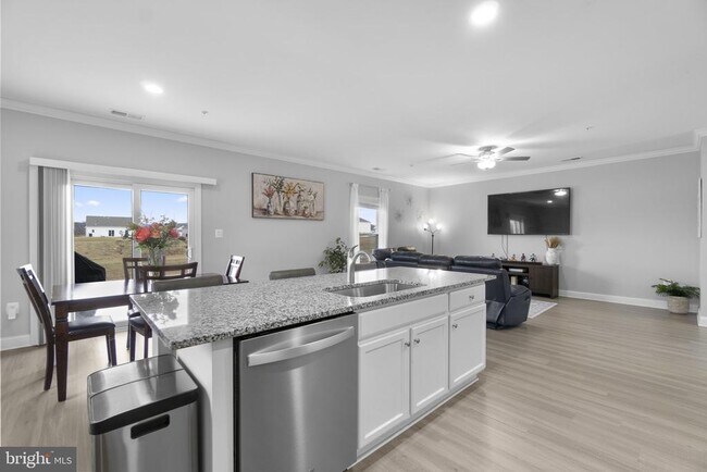 Building Photo - 10005 Maids Fancy Way