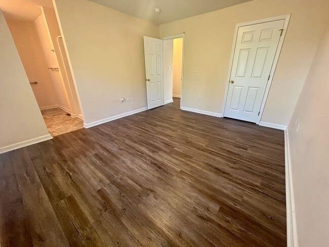 Building Photo - Cozy Rental Waiting For You!!