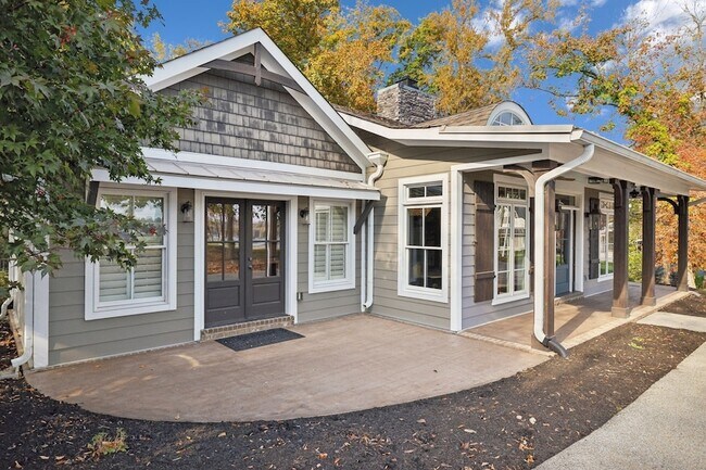 Building Photo - 301 Anchor Dr