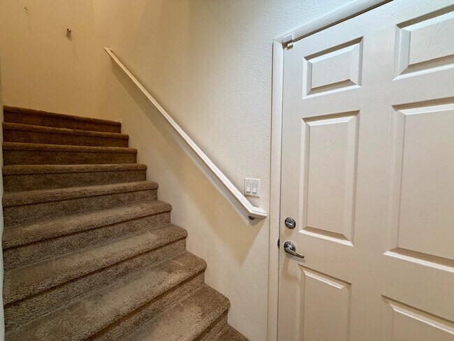 Building Photo - 3 BED 2.5 BATH 2 CAR GARAGE SINGLE FAMILY HOME W/ LOFT, BACKYARD & COMMUNITY POOL, SPA, PLAYGROUN...